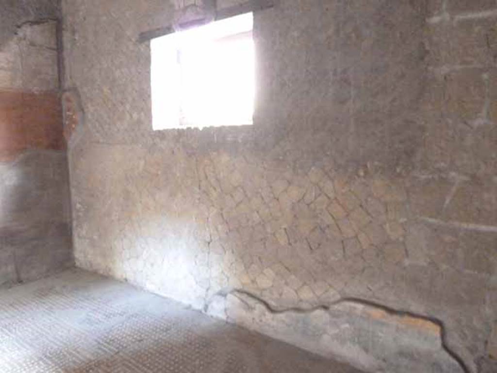 V.1 Herculaneum. May 2010. Room 2, west wall.